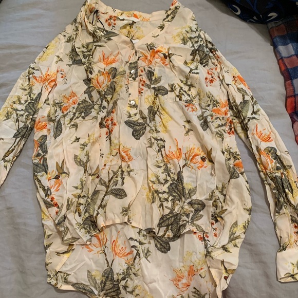 floral top - Picture 1 of 3